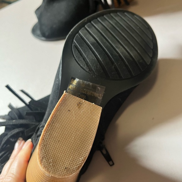 Qupid open toe fringe booties 6.5 black - Picture 6 of 8